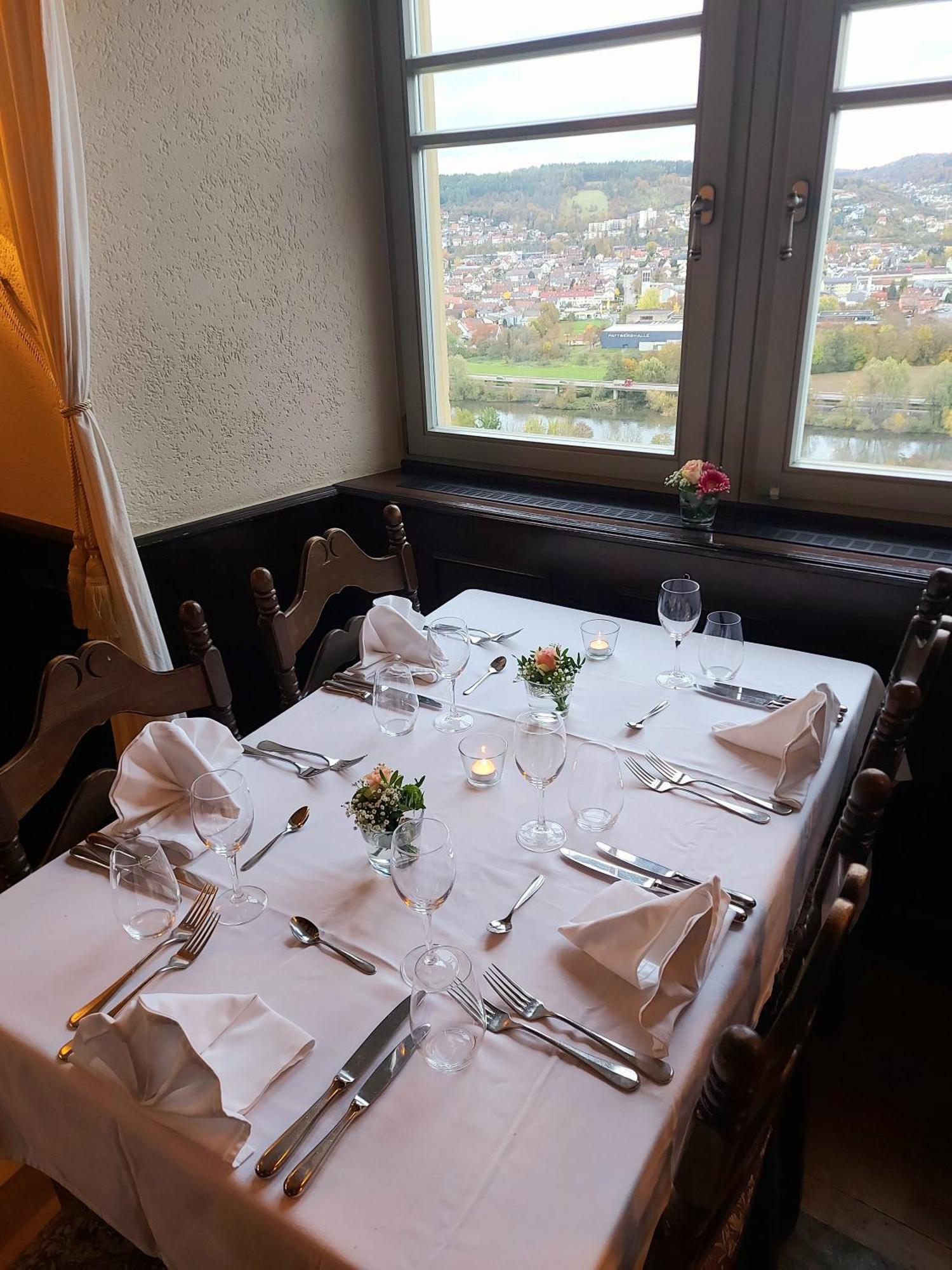 Eventlocation & Hotel Schloss Neuburg Obrigheim Exteriör bild