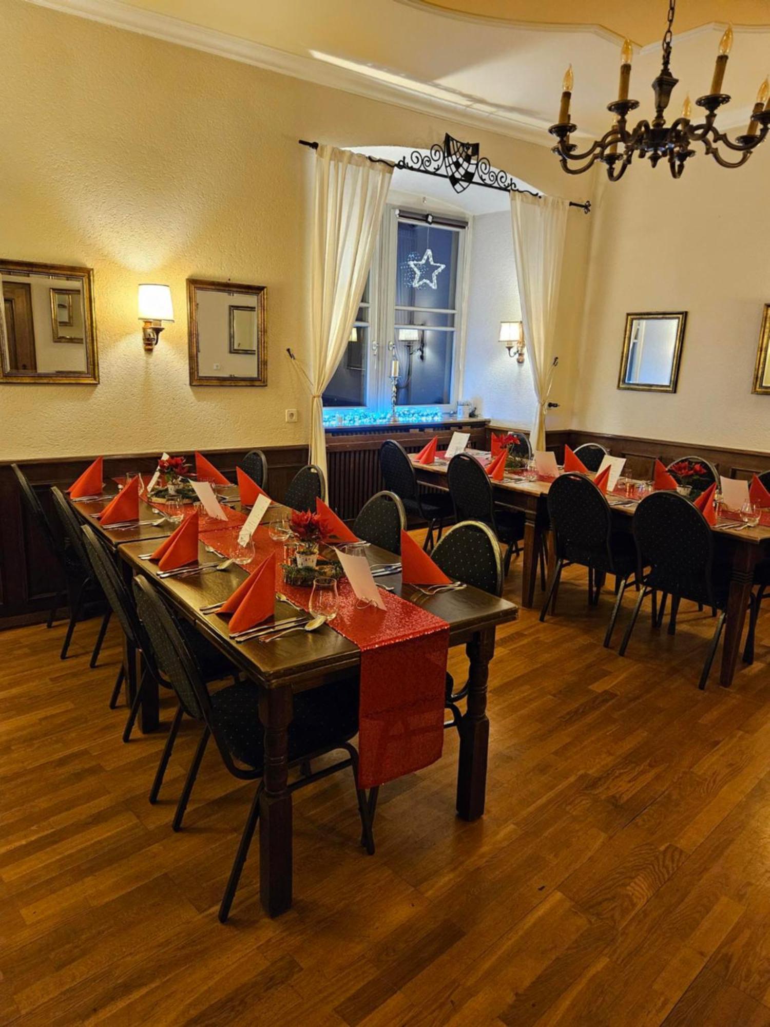 Eventlocation & Hotel Schloss Neuburg Obrigheim Exteriör bild